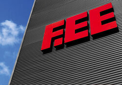 F.EE-Logo an Fassade
